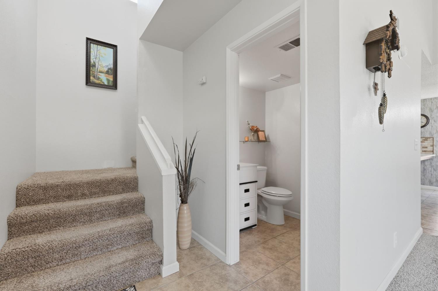 1143 E Ferguson Ave, Visalia, CA 93292