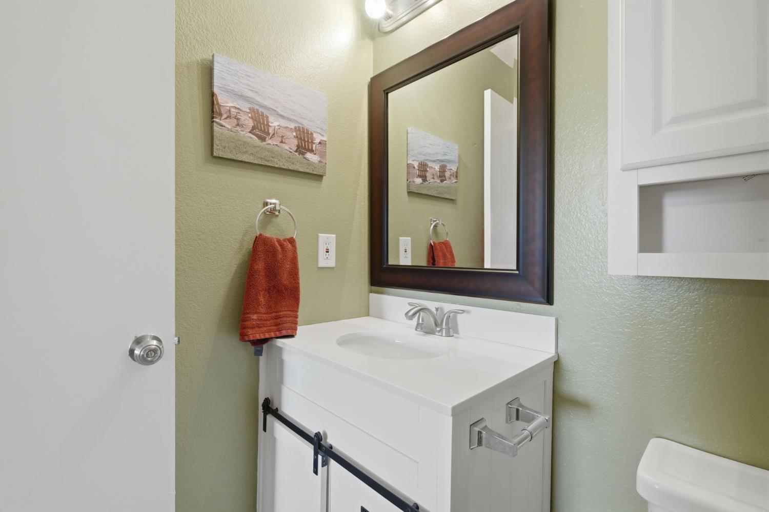 1143 E Ferguson Ave, Visalia, CA 93292