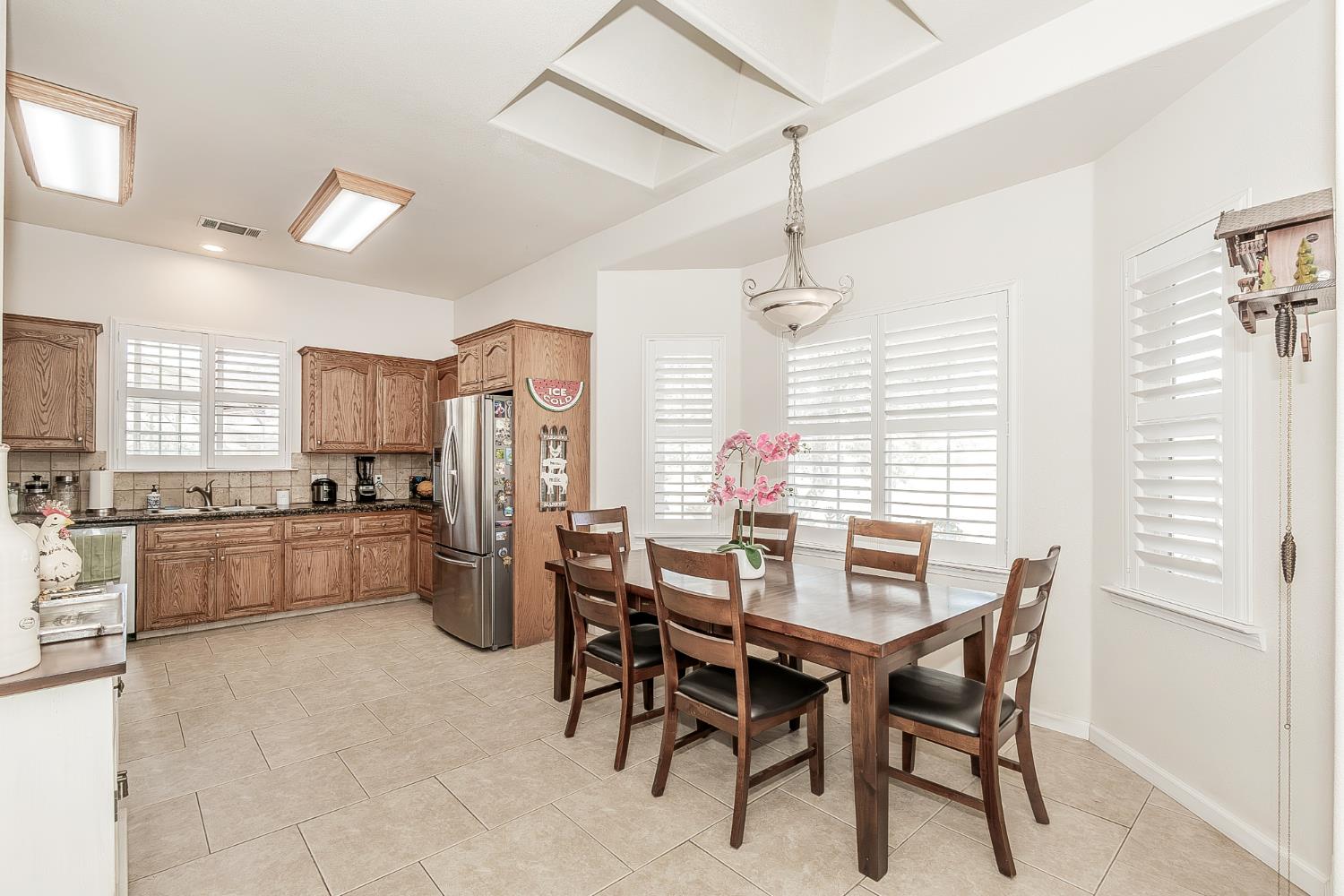 7197 Perlman Dr, Sanger, CA 93657