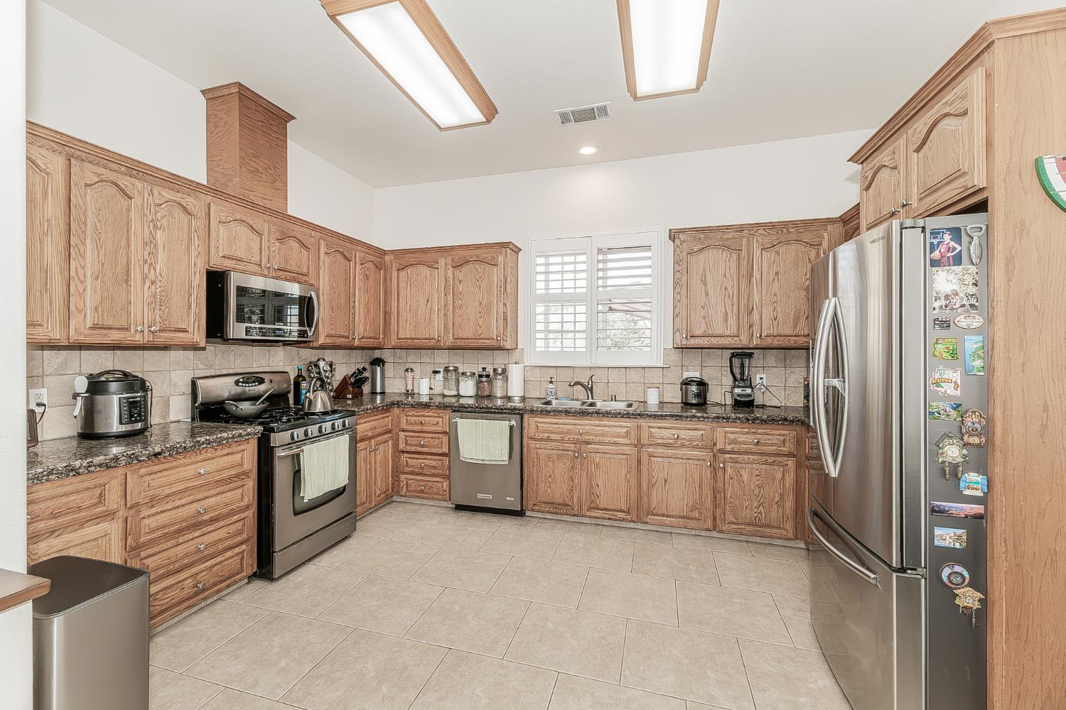 7197 Perlman Dr, Sanger, CA 93657