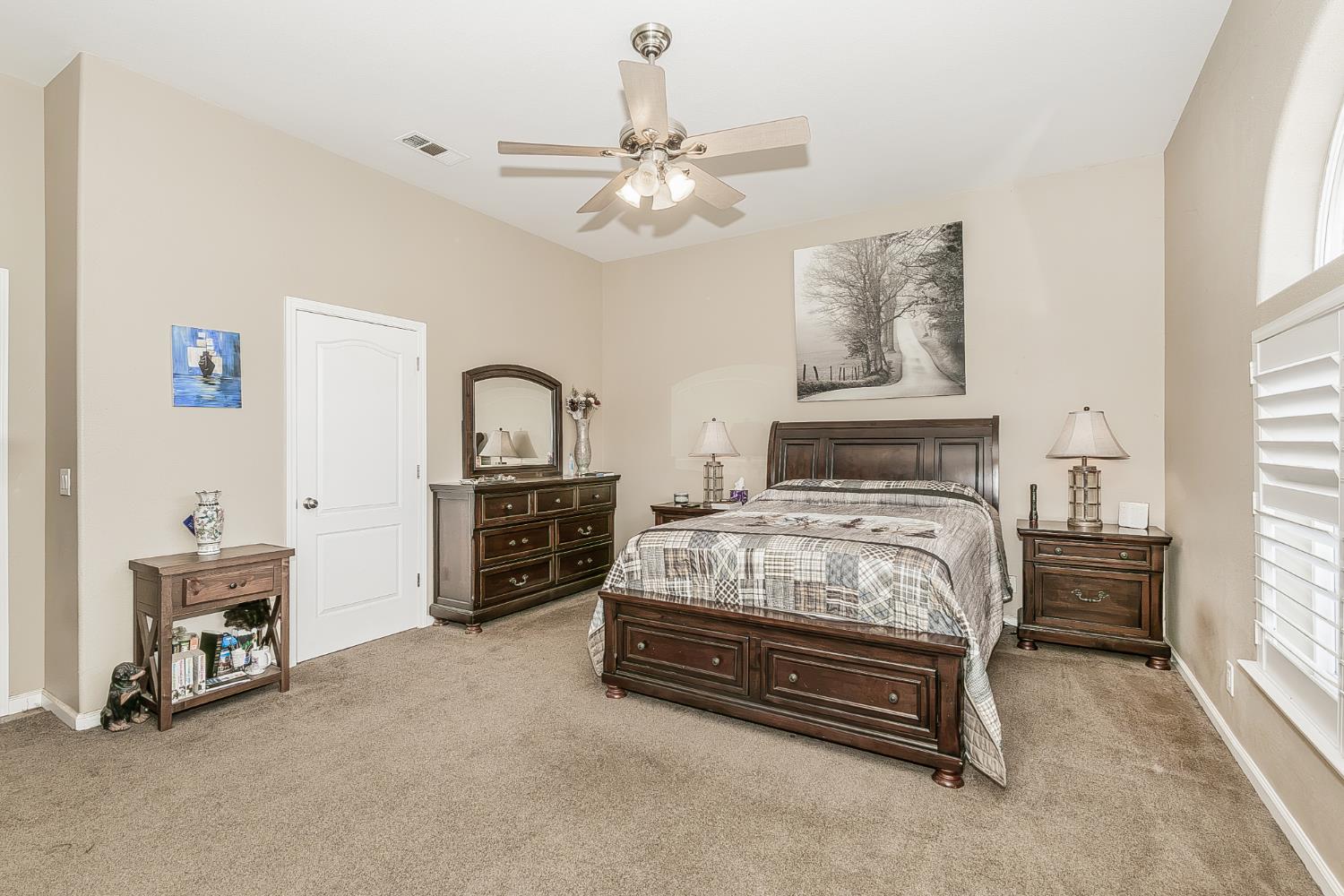 7197 Perlman Dr, Sanger, CA 93657