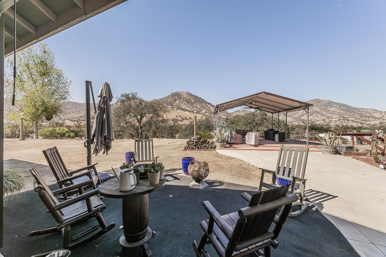 7197 Perlman Dr, Sanger, CA 93657