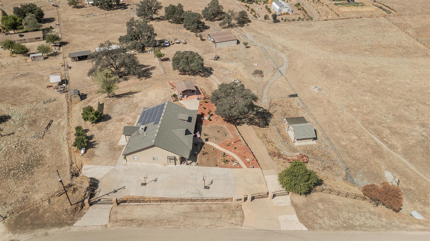 7197 Perlman Dr, Sanger, CA 93657
