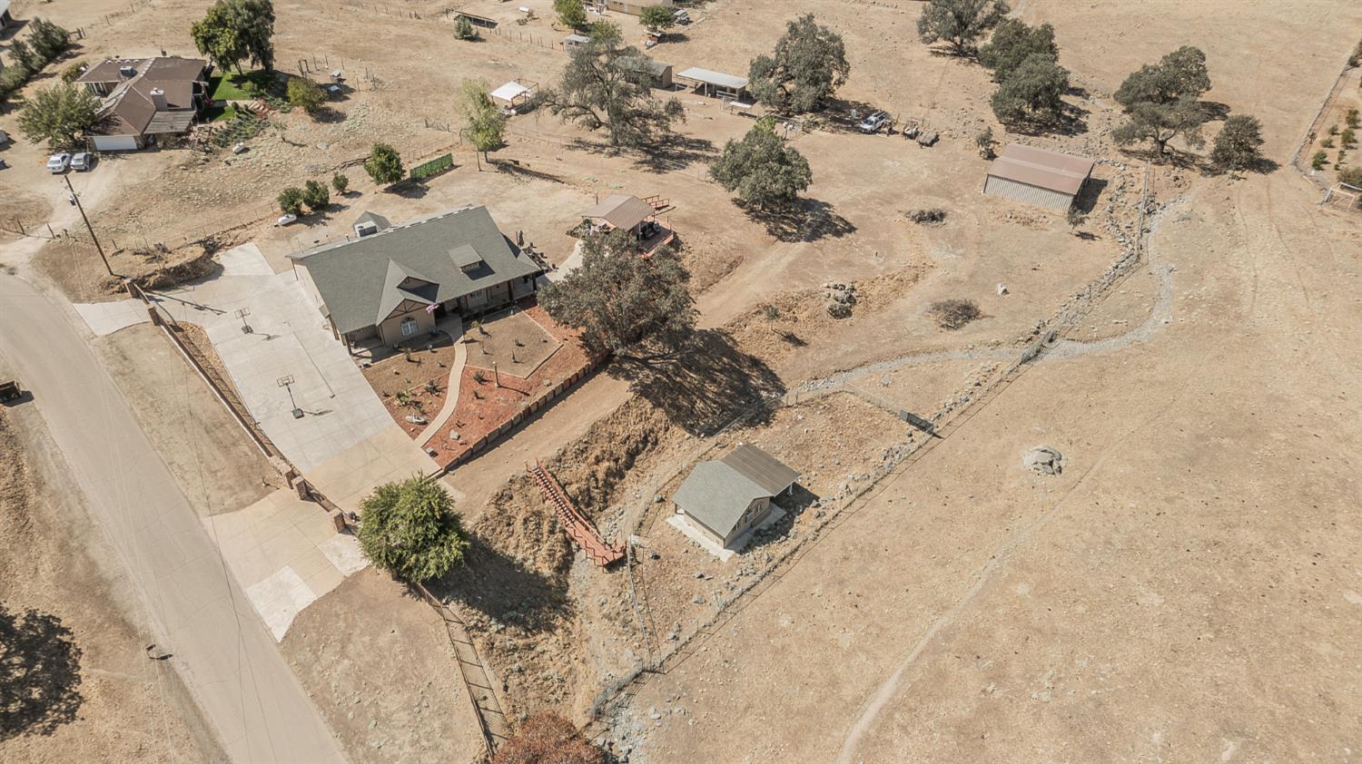 7197 Perlman Dr, Sanger, CA 93657
