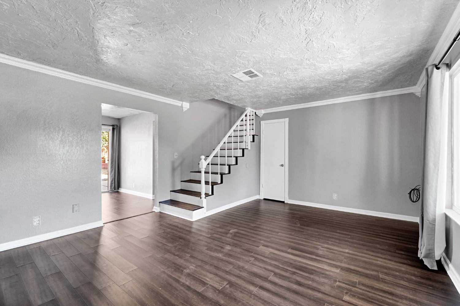 857 Los Altos Ave, Clovis, CA 93612