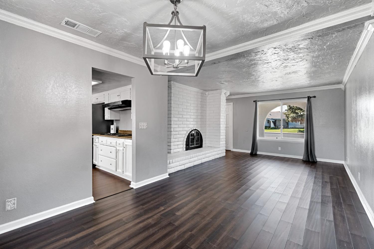 857 Los Altos Ave, Clovis, CA 93612