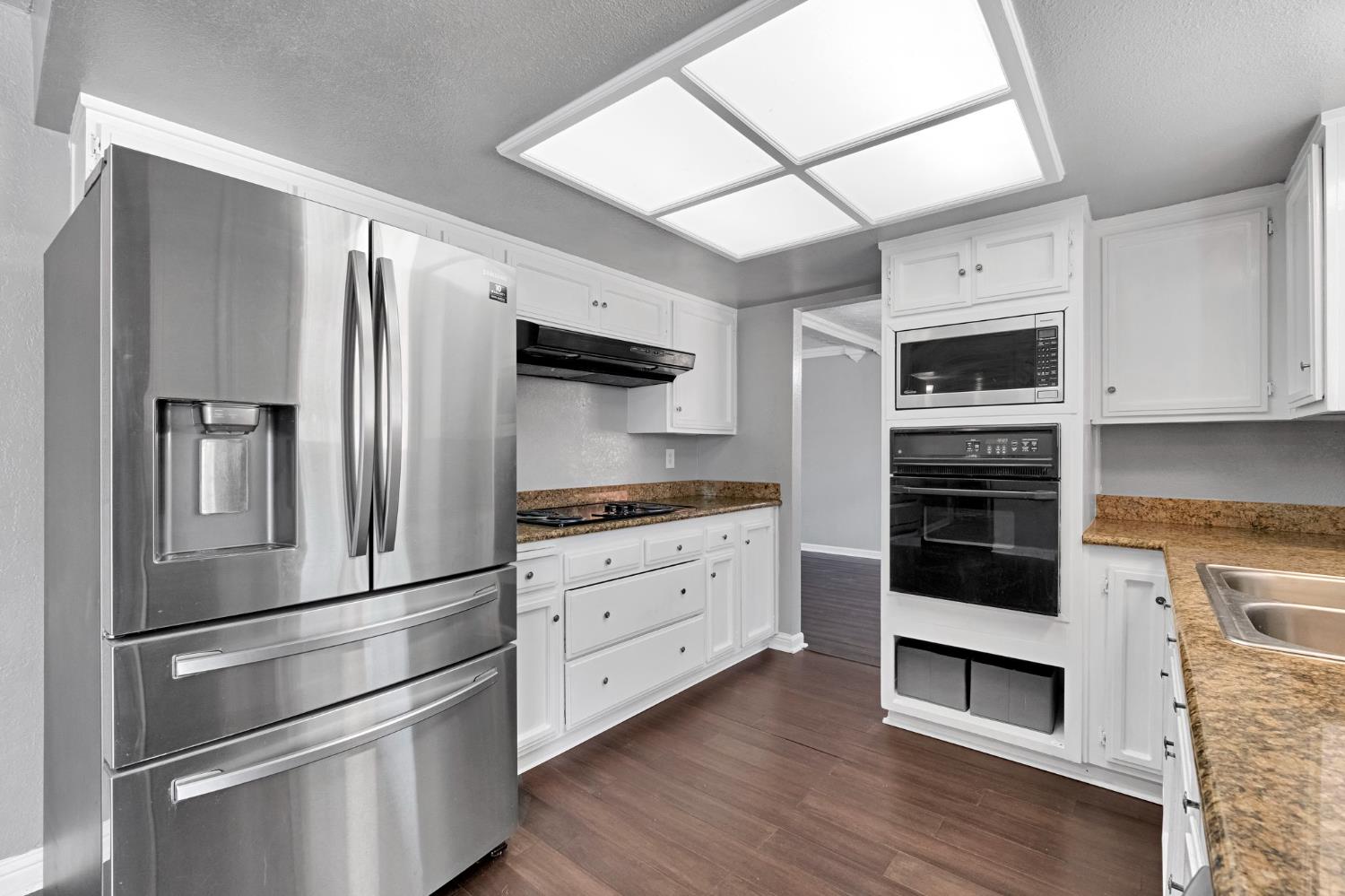 857 Los Altos Ave, Clovis, CA 93612