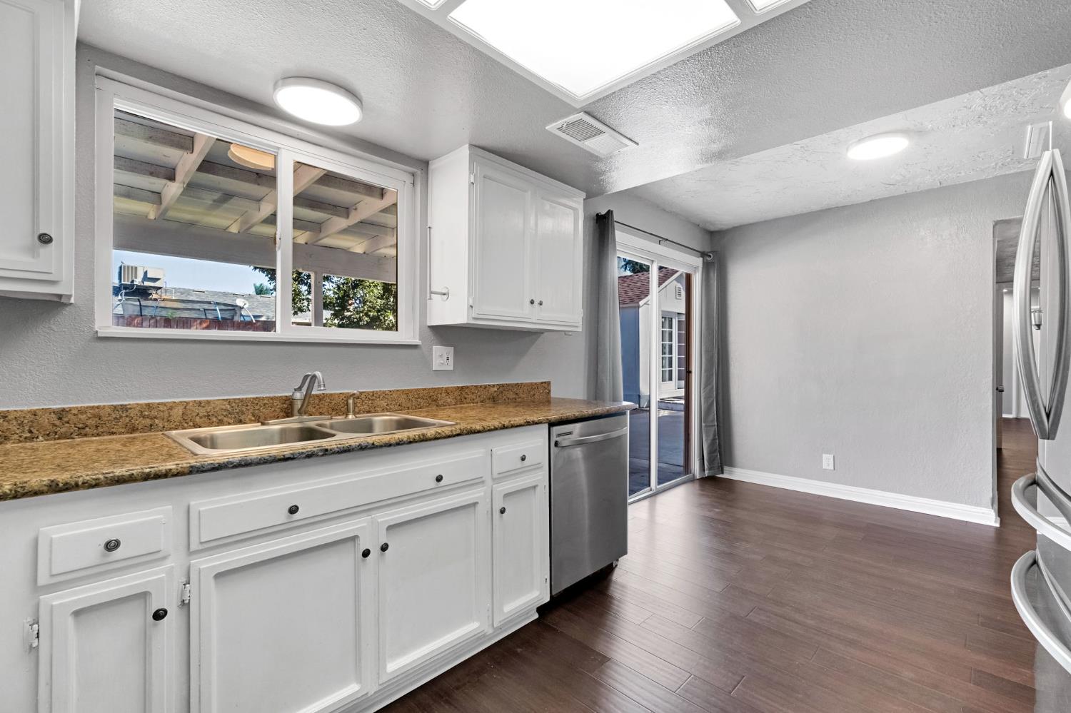 857 Los Altos Ave, Clovis, CA 93612