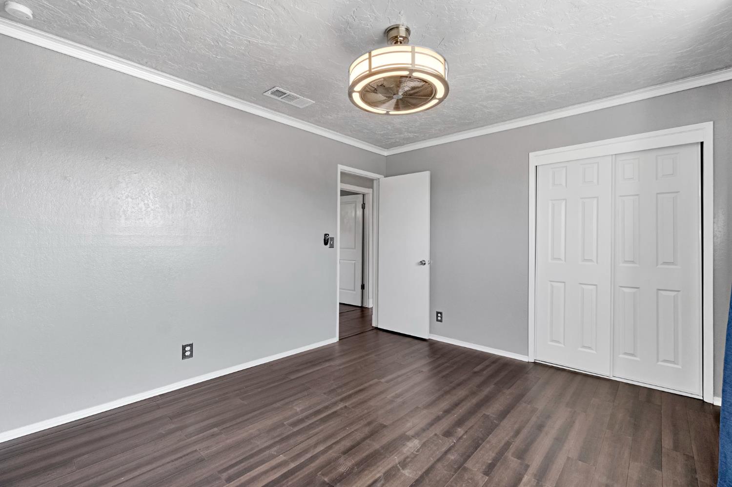 857 Los Altos Ave, Clovis, CA 93612