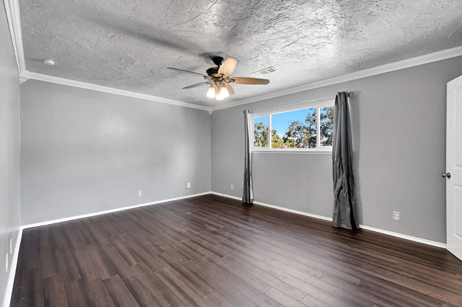 857 Los Altos Ave, Clovis, CA 93612