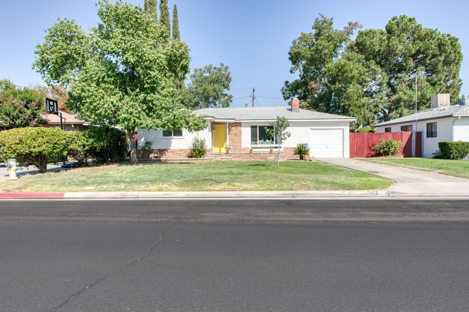 53 N Dewitt Ave, Clovis, CA 93612