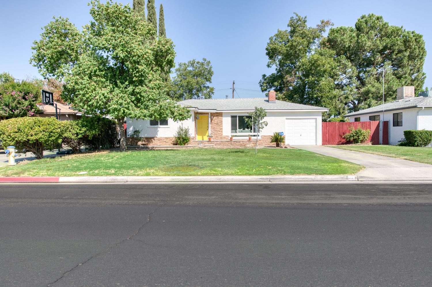 53 N Dewitt Ave, Clovis, CA 93612