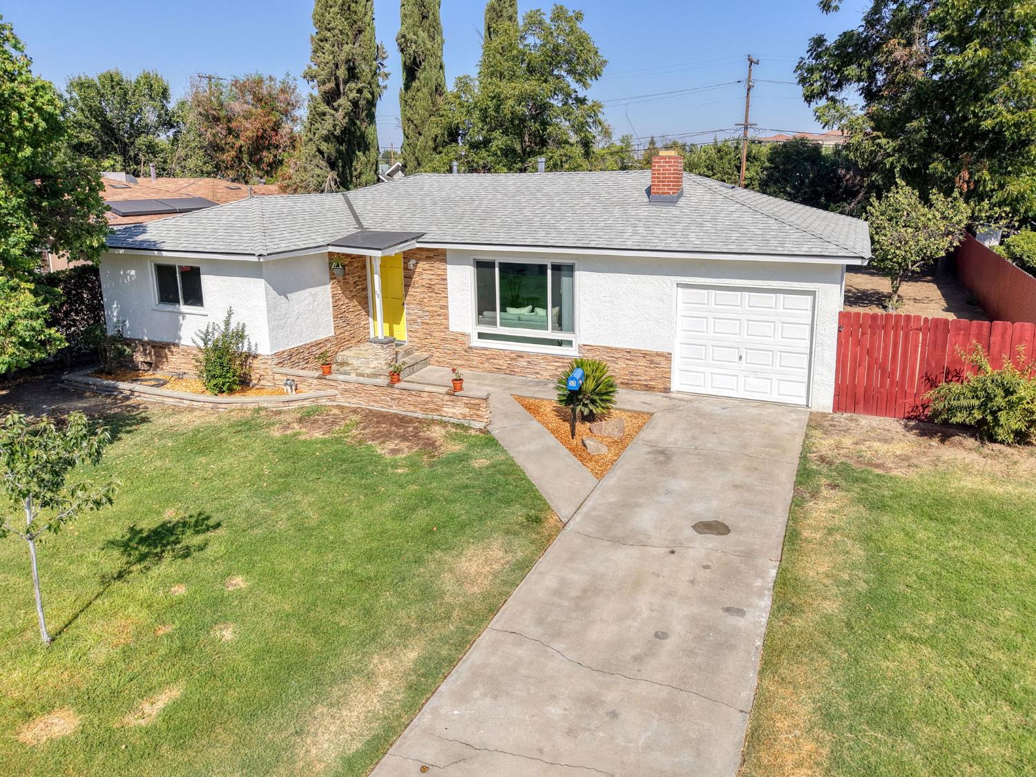 53 N Dewitt Ave, Clovis, CA 93612
