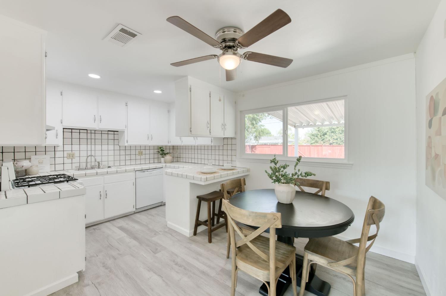 53 N Dewitt Ave, Clovis, CA 93612