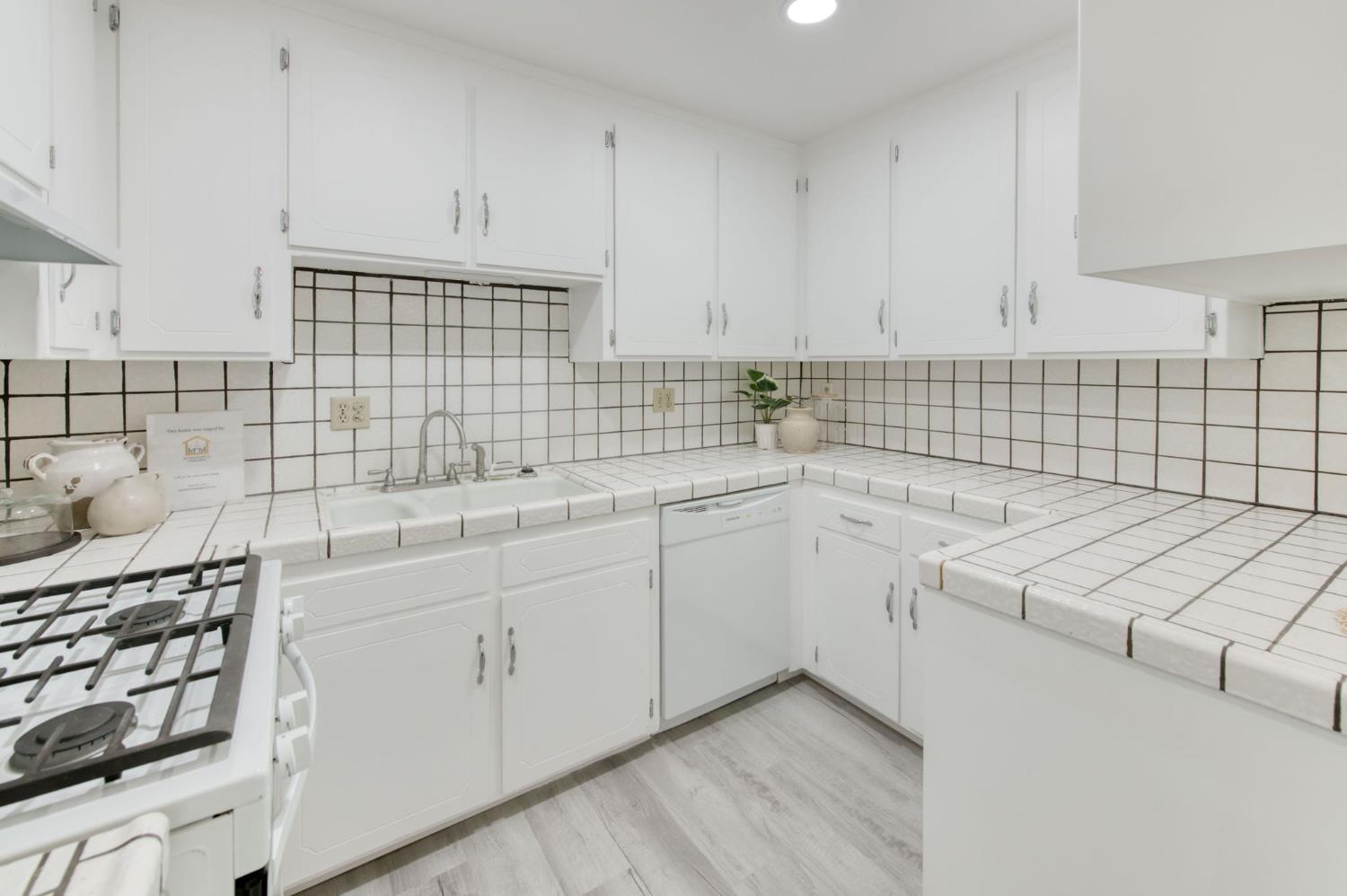53 N Dewitt Ave, Clovis, CA 93612