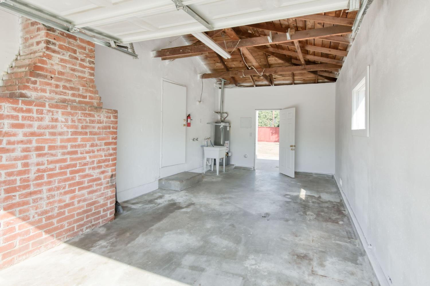 53 N Dewitt Ave, Clovis, CA 93612