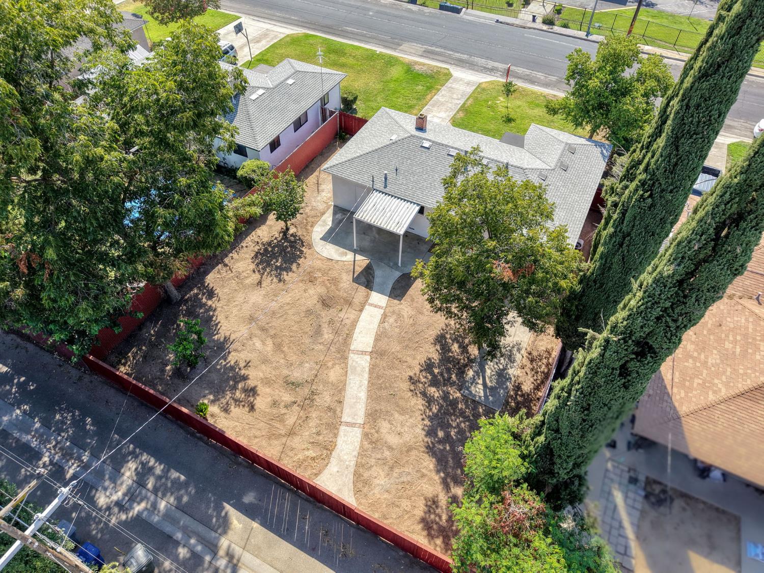 53 N Dewitt Ave, Clovis, CA 93612