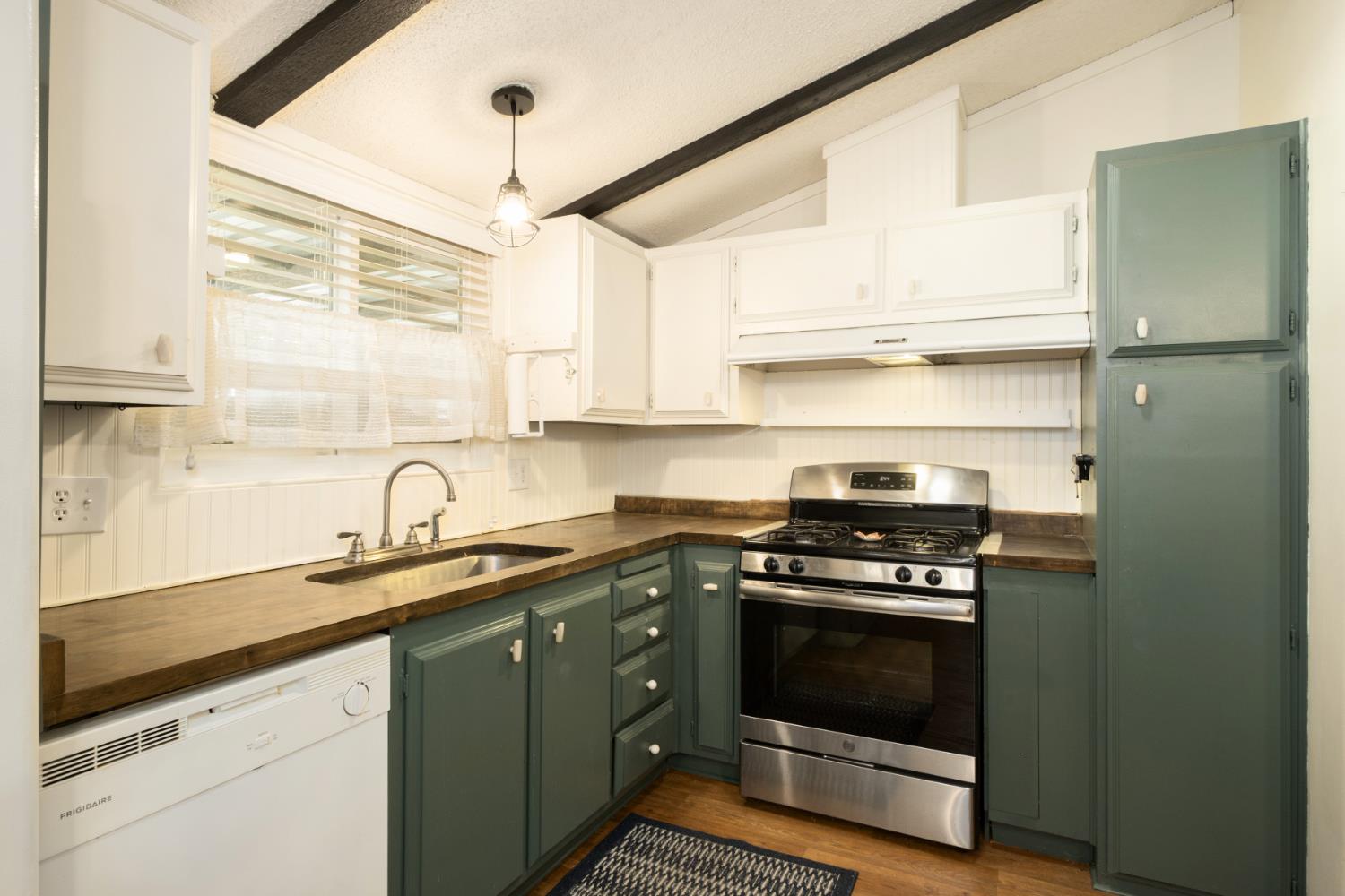 371 N Bethel Ave #70, Sanger, CA 93657