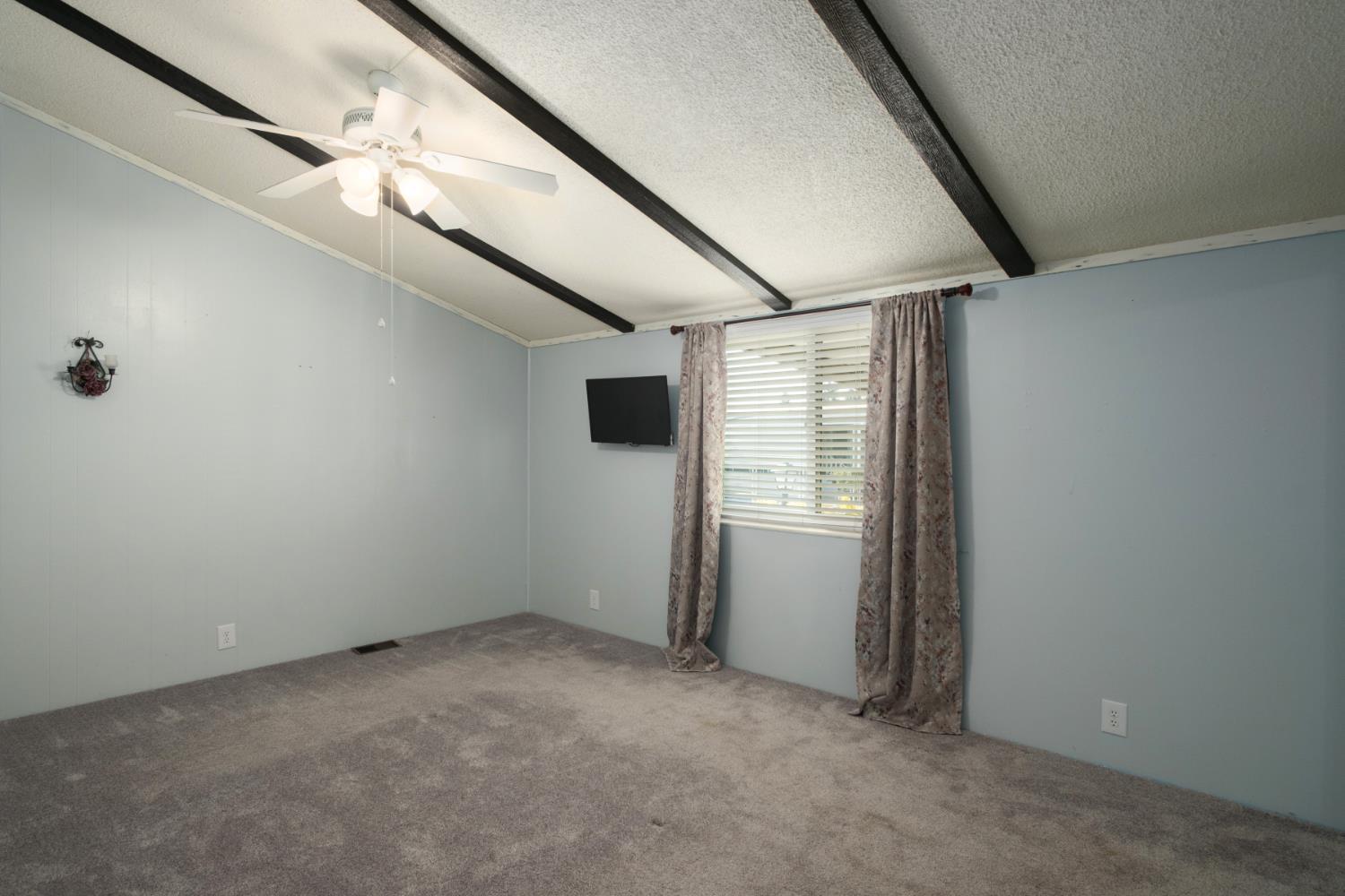371 N Bethel Ave #70, Sanger, CA 93657