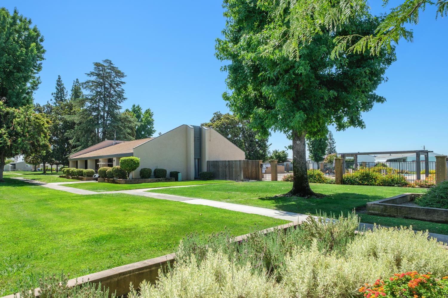 371 N Bethel Ave #70, Sanger, CA 93657