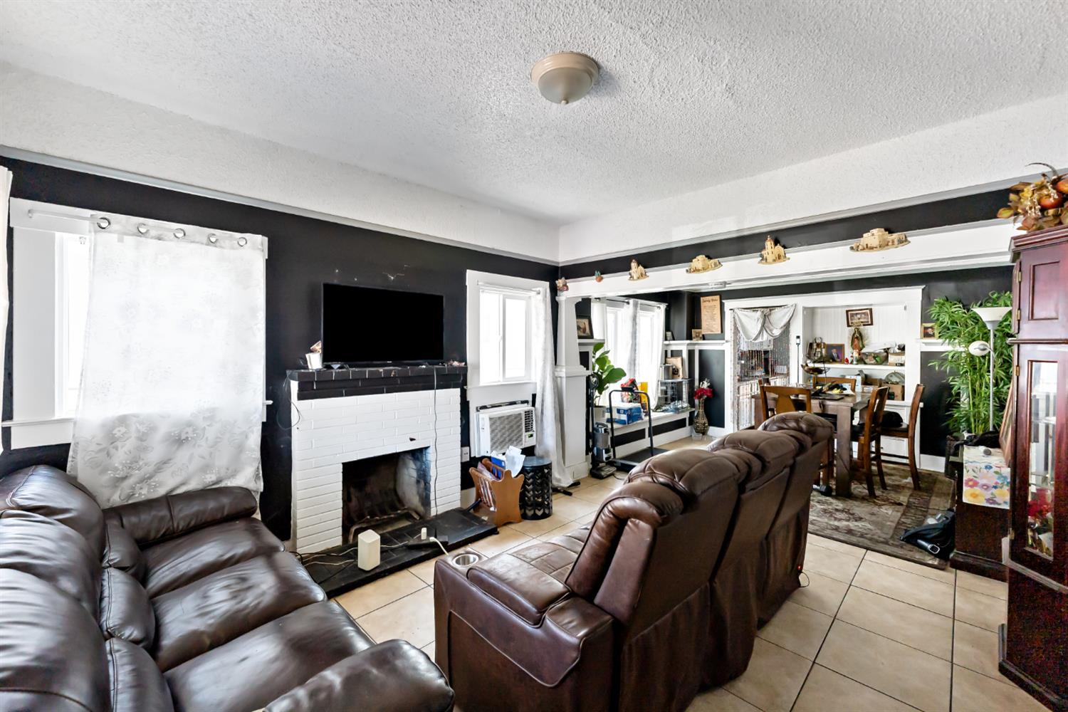 265 N Effie St, Fresno, CA 93701
