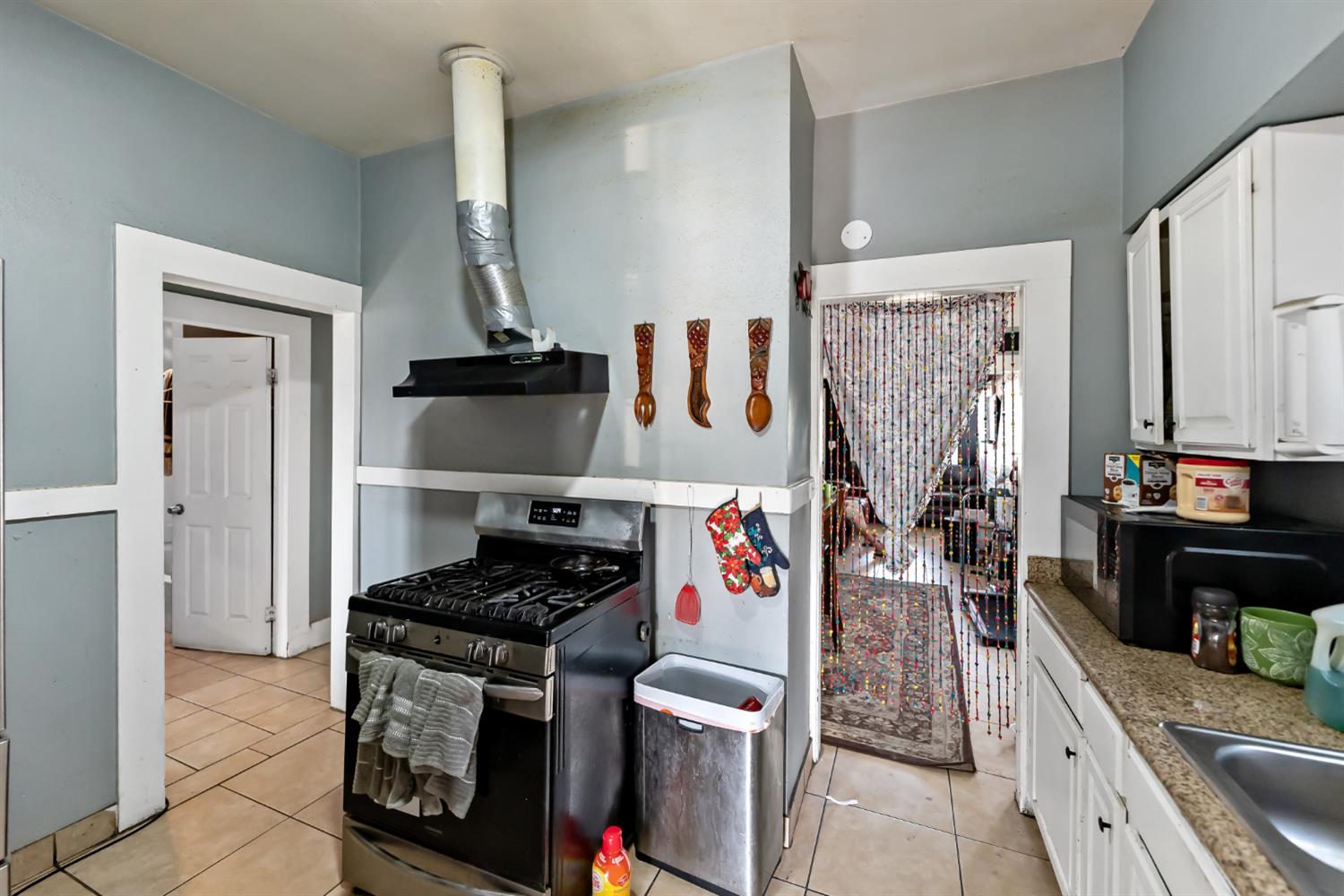 265 N Effie St, Fresno, CA 93701