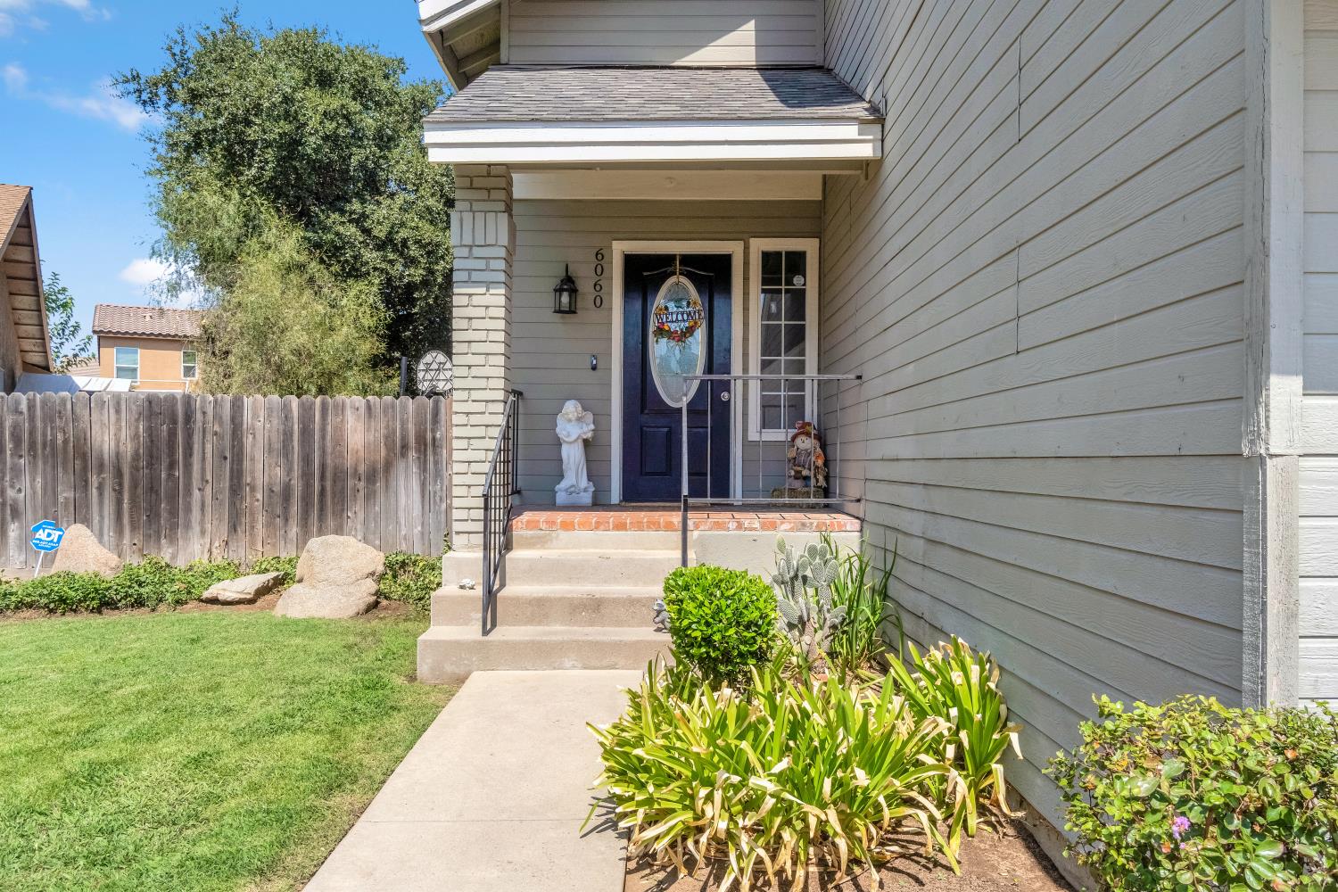 6060 E Illinois Ave, Fresno, CA 93727