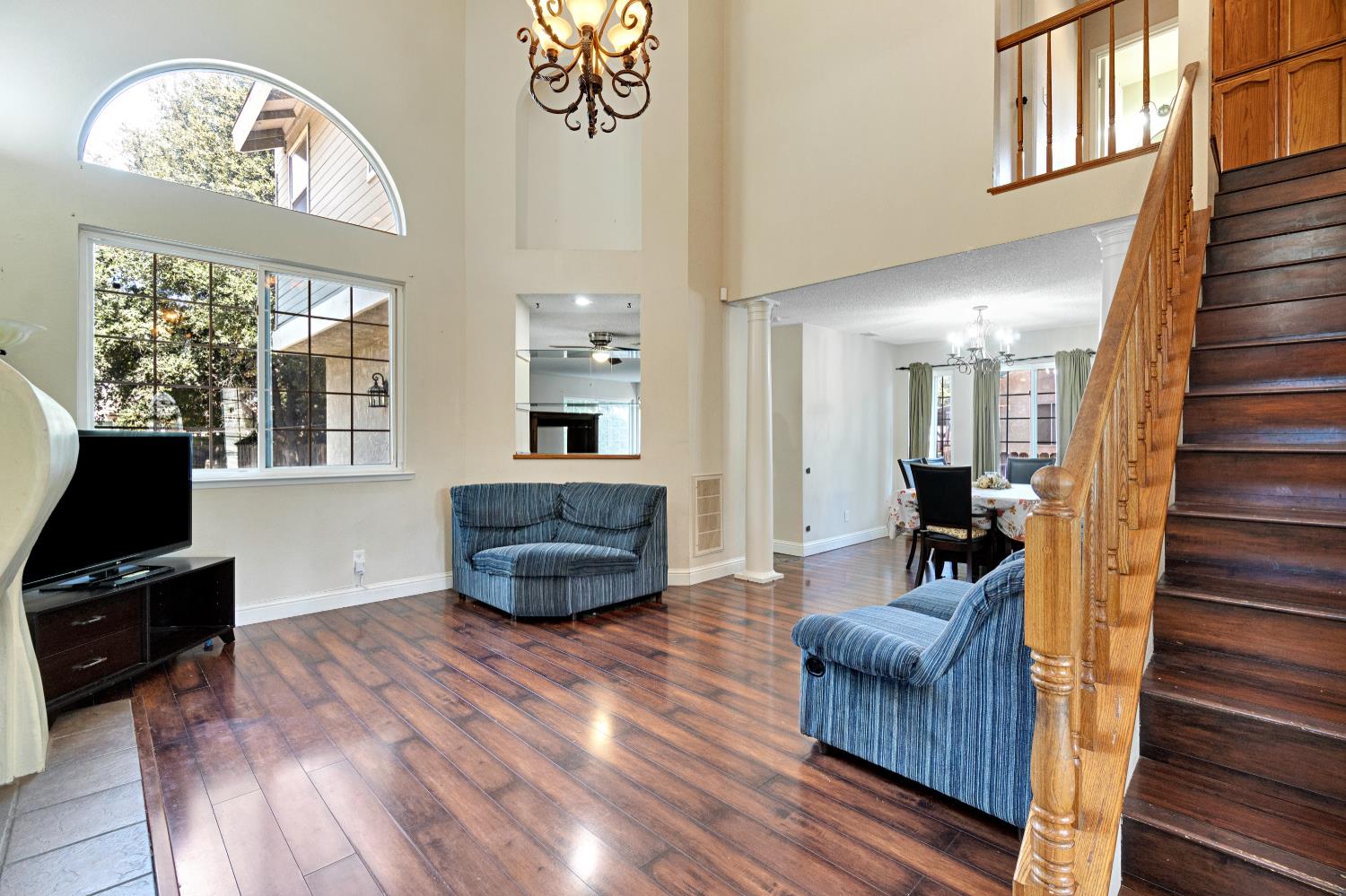 6060 E Illinois Ave, Fresno, CA 93727