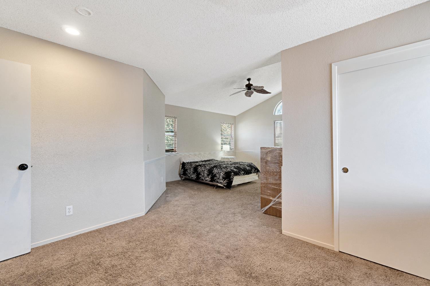 6060 E Illinois Ave, Fresno, CA 93727