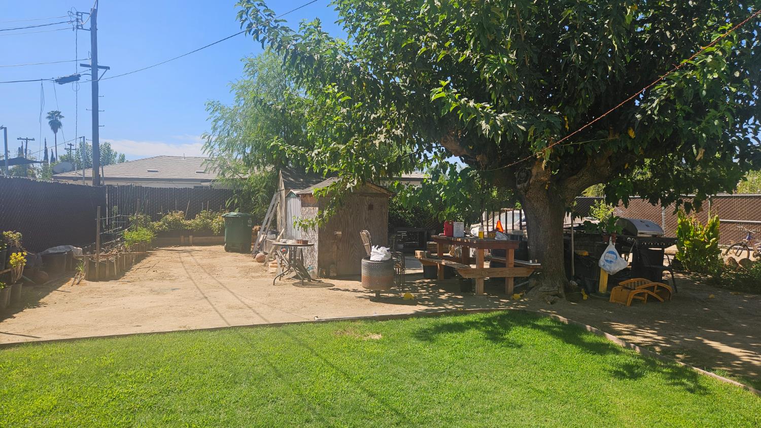 713 Annadale Ave, Sanger, CA 93657