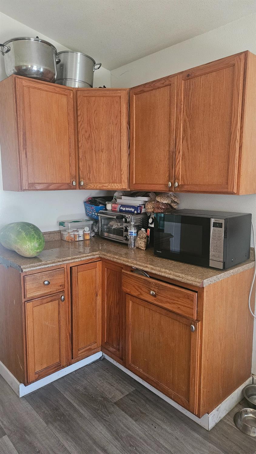 713 Annadale Ave, Sanger, CA 93657