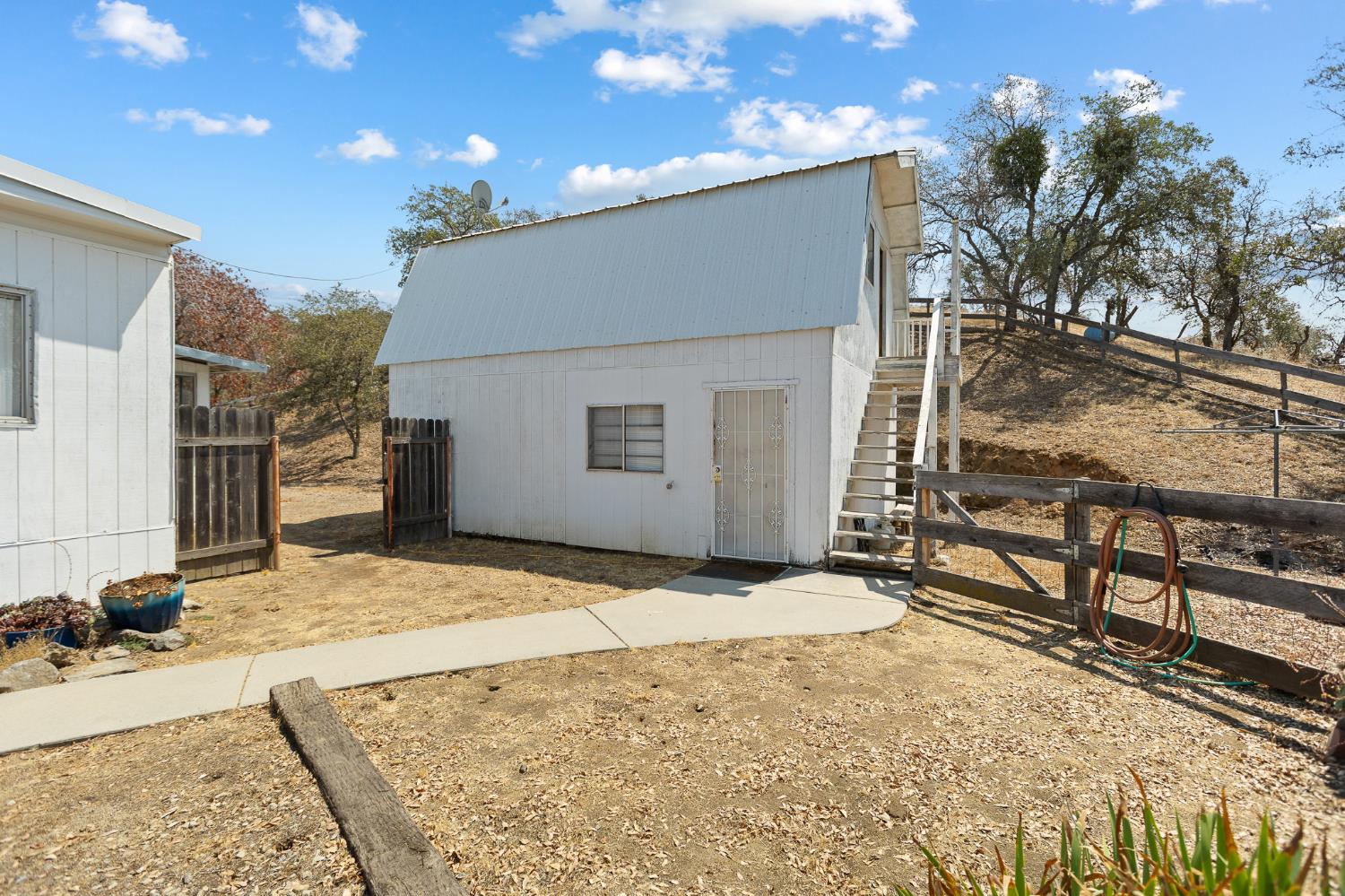 47735 Thunderhill Ln, Yokuts Valley, CA 93675