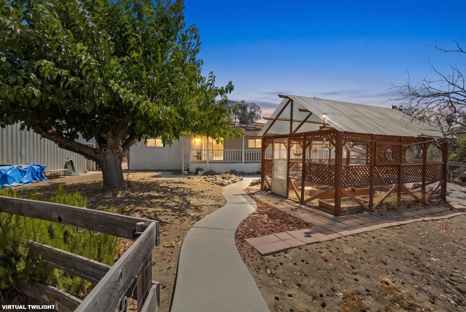 47735 Thunderhill Ln, Yokuts Valley, CA 93675