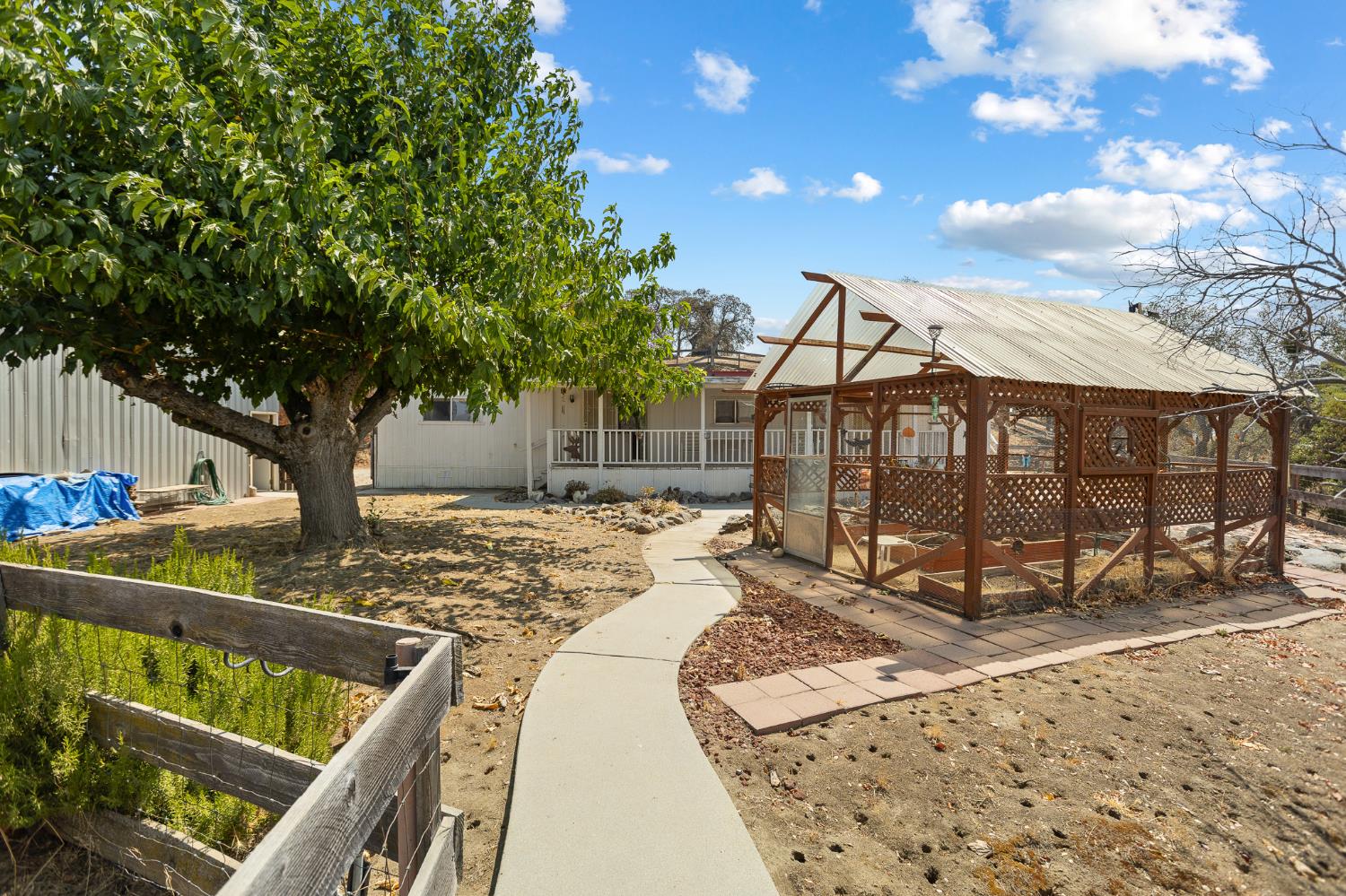47735 Thunderhill Ln, Yokuts Valley, CA 93675