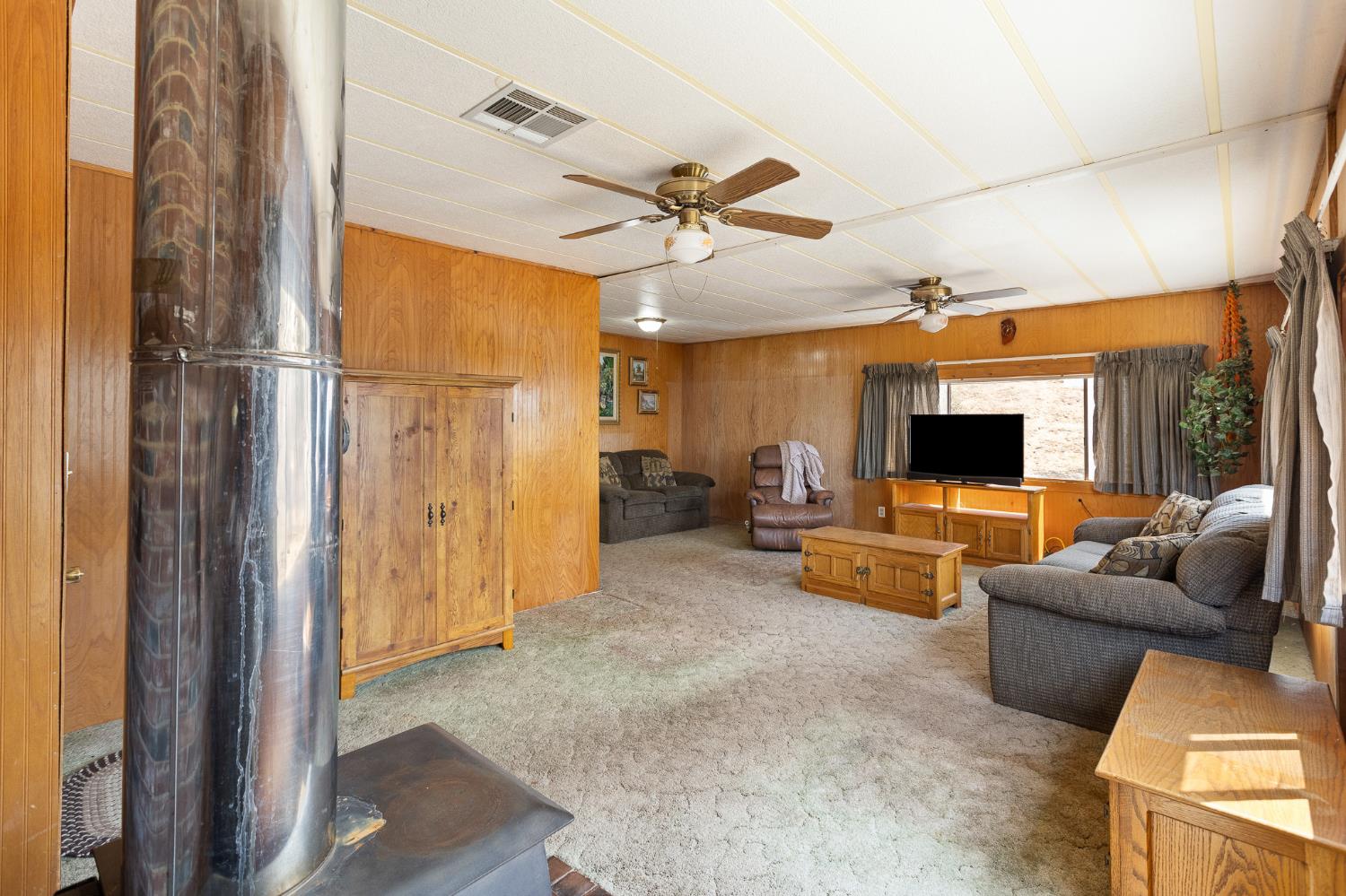 47735 Thunderhill Ln, Yokuts Valley, CA 93675