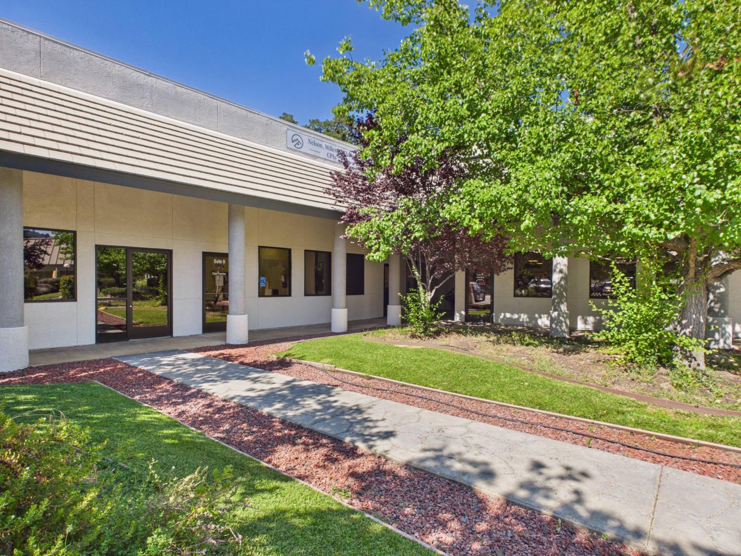 40315 Junction Dr, Oakhurst, CA 93644
