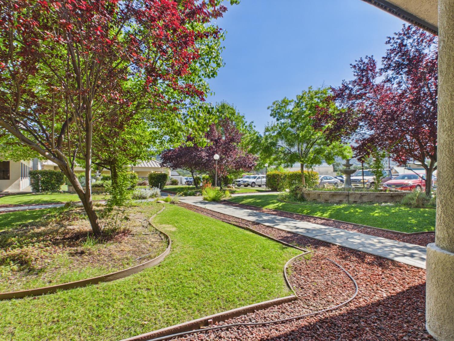 40315 Junction Dr, Oakhurst, CA 93644