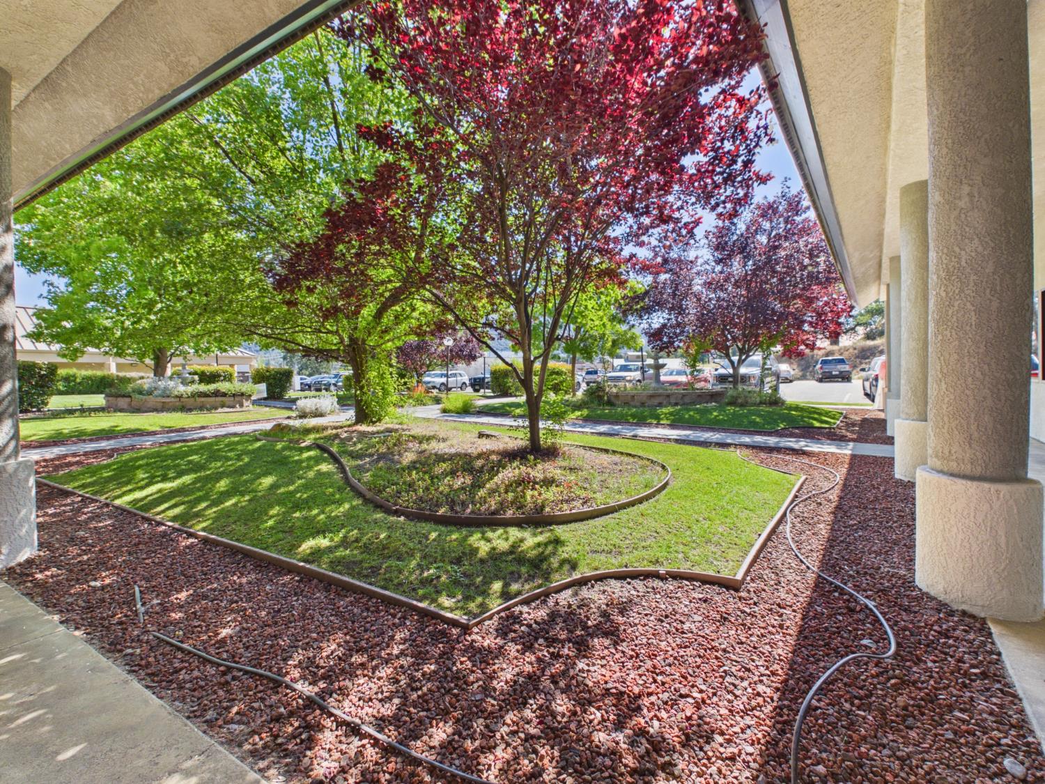 40315 Junction Dr, Oakhurst, CA 93644