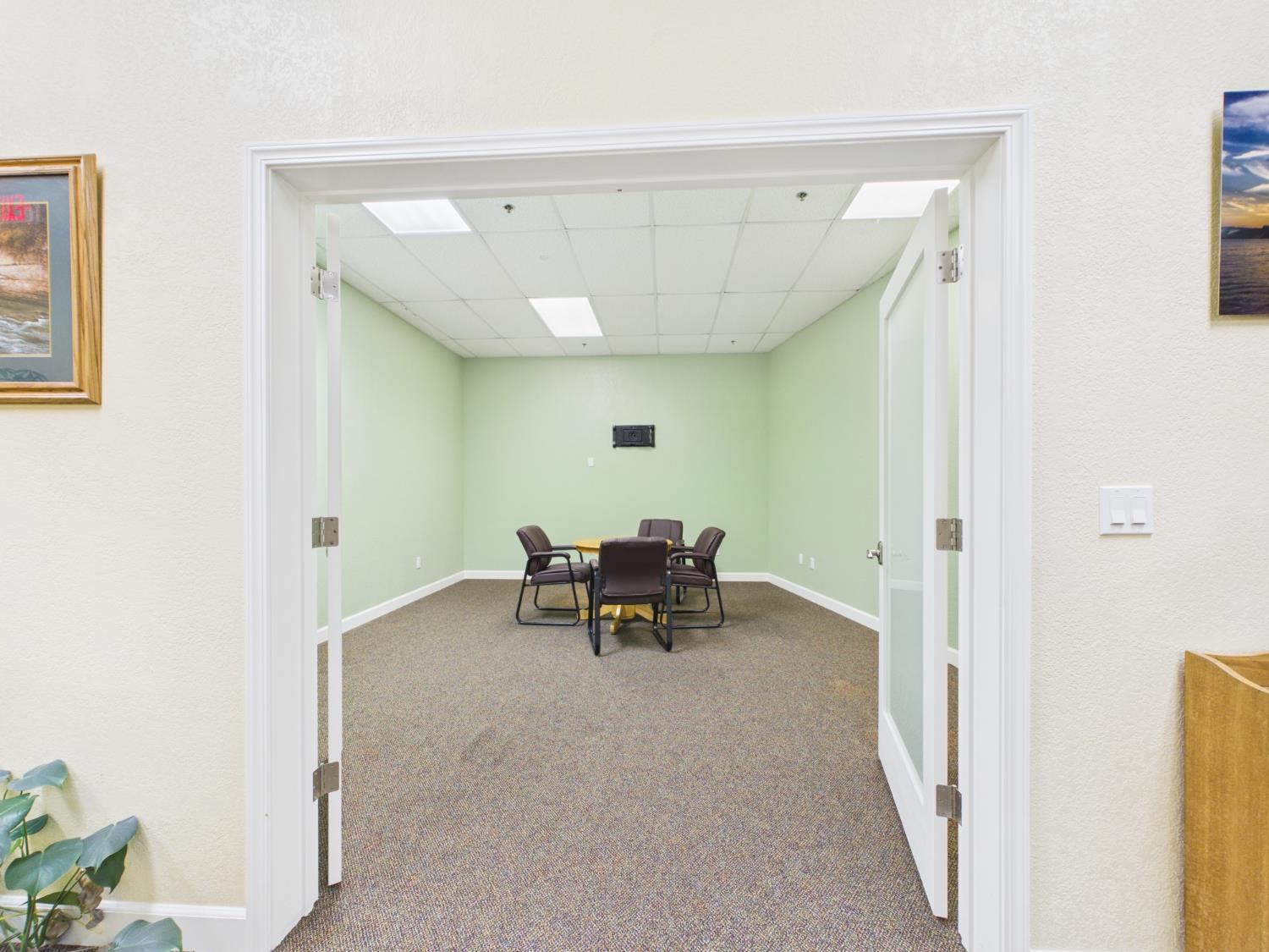 40315 Junction Dr, Oakhurst, CA 93644