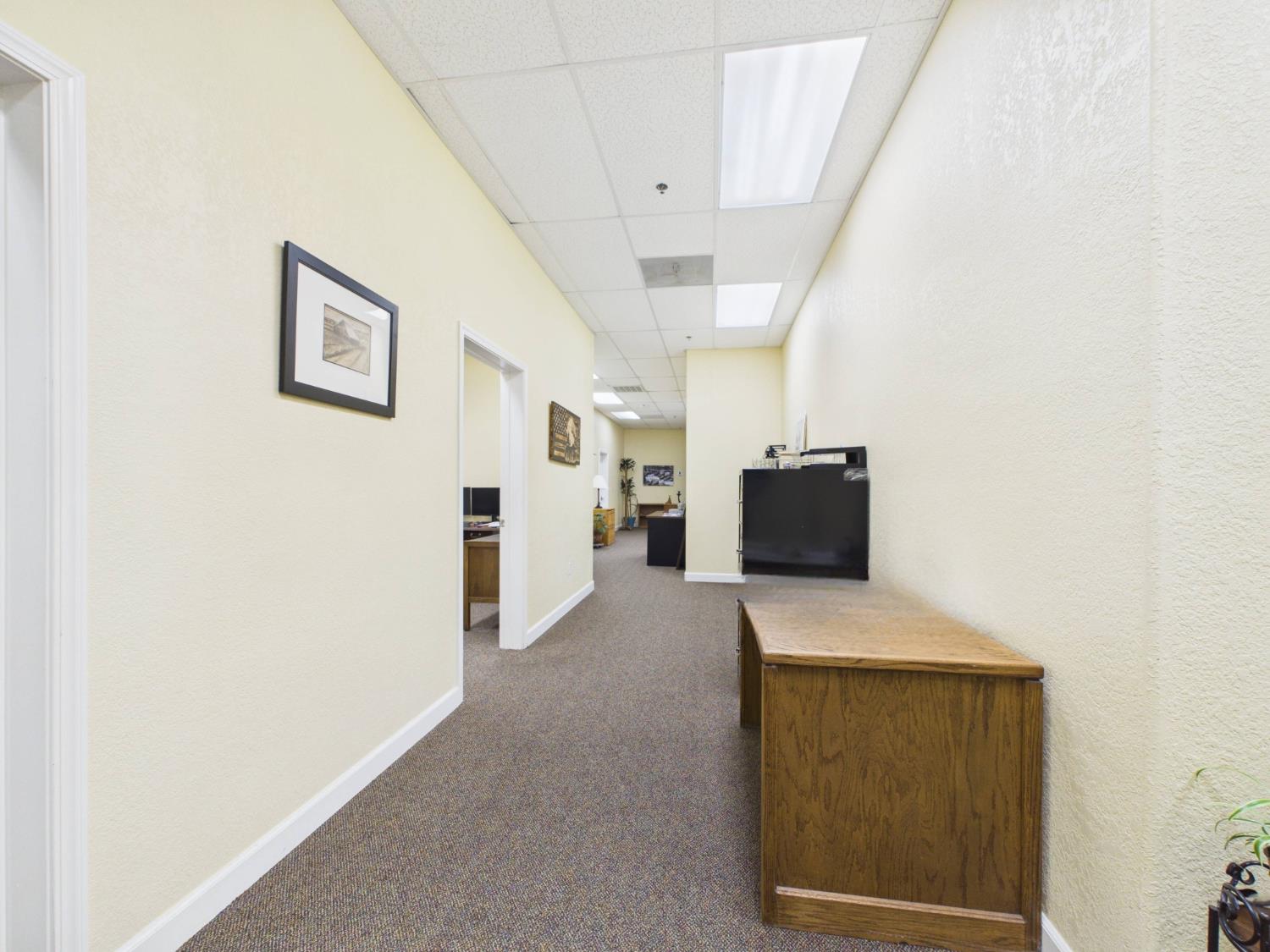 40315 Junction Dr, Oakhurst, CA 93644