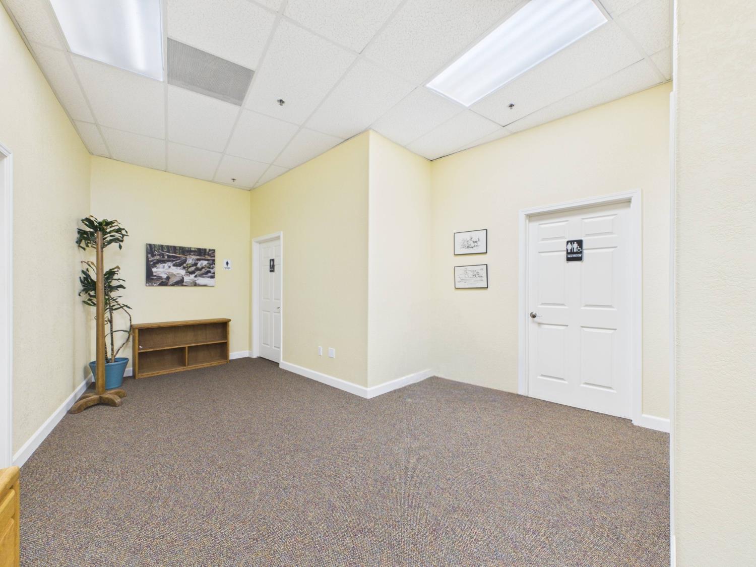 40315 Junction Dr, Oakhurst, CA 93644