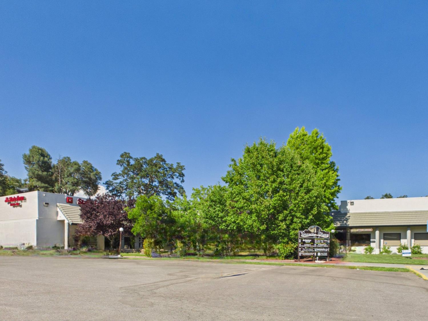 40315 Junction Dr, Oakhurst, CA 93644