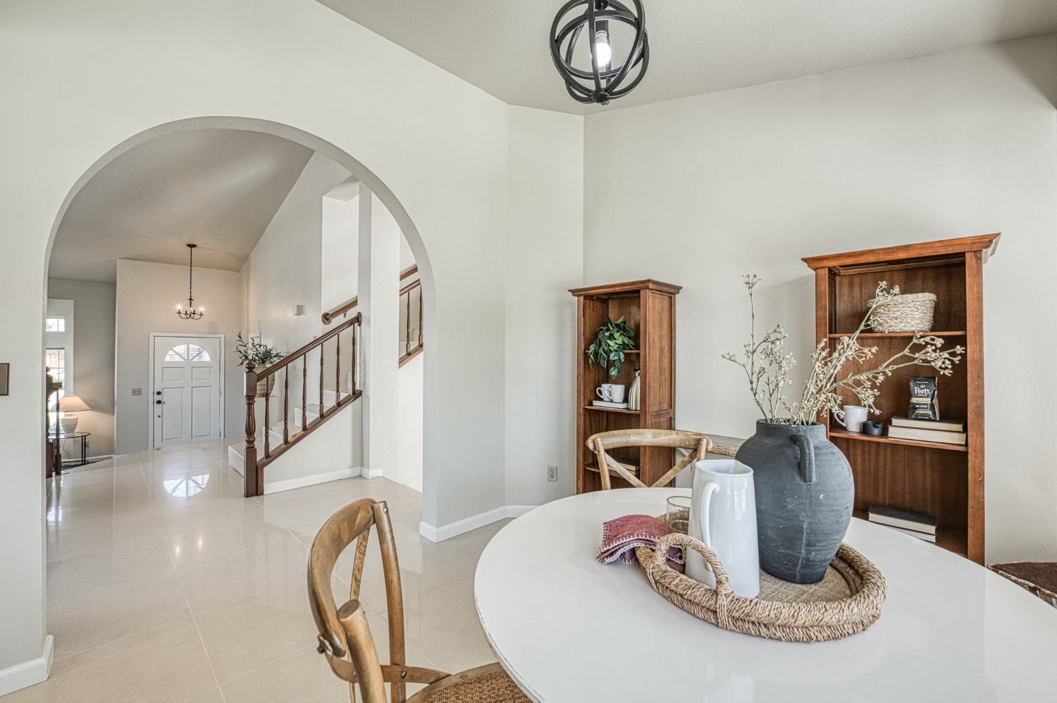 1170 N Homsy Ave, Clovis, CA 93611