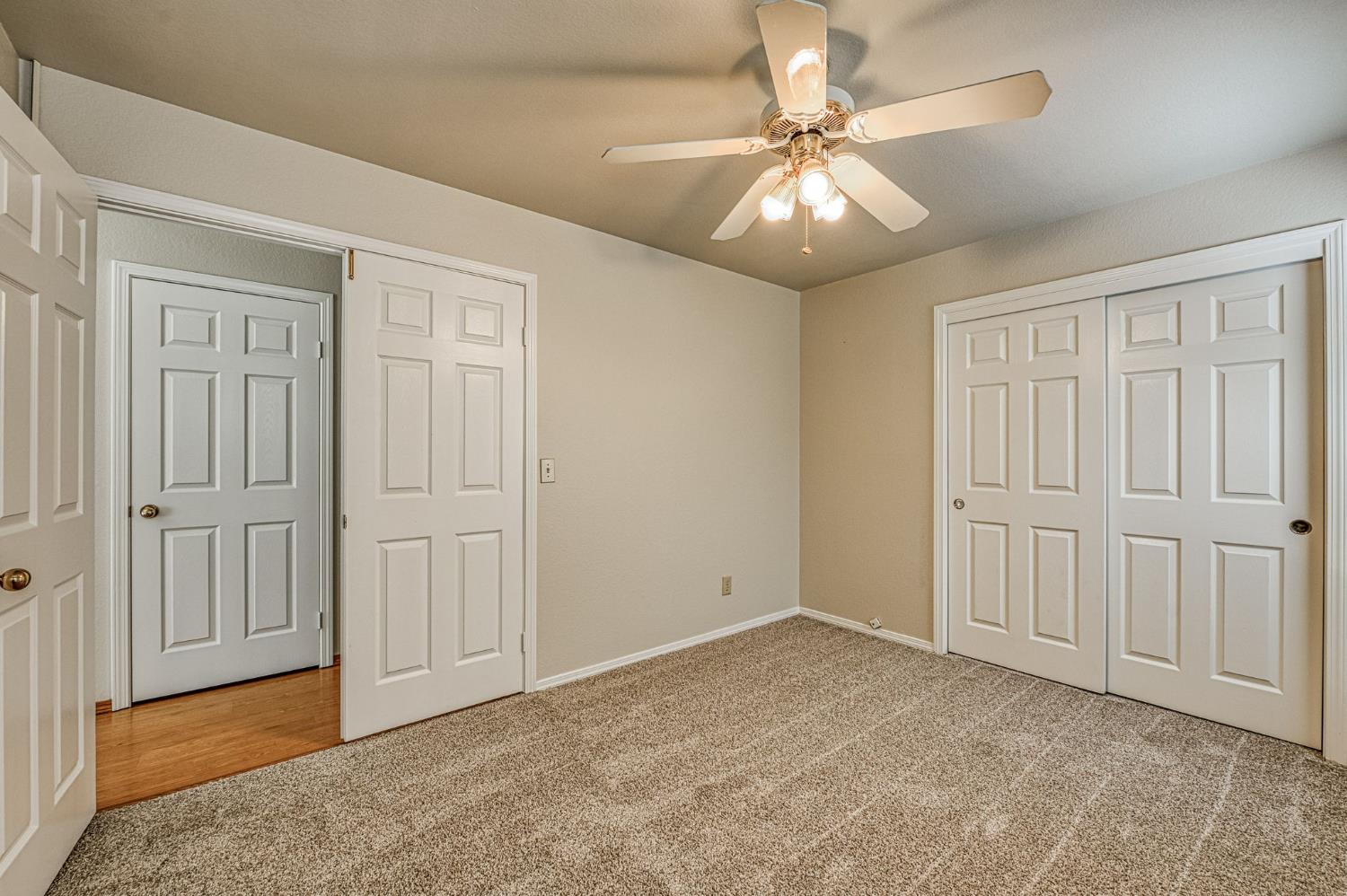 1170 N Homsy Ave, Clovis, CA 93611