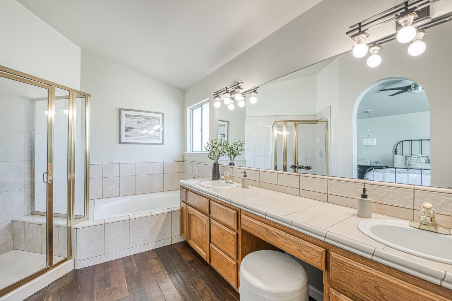 1170 N Homsy Ave, Clovis, CA 93611