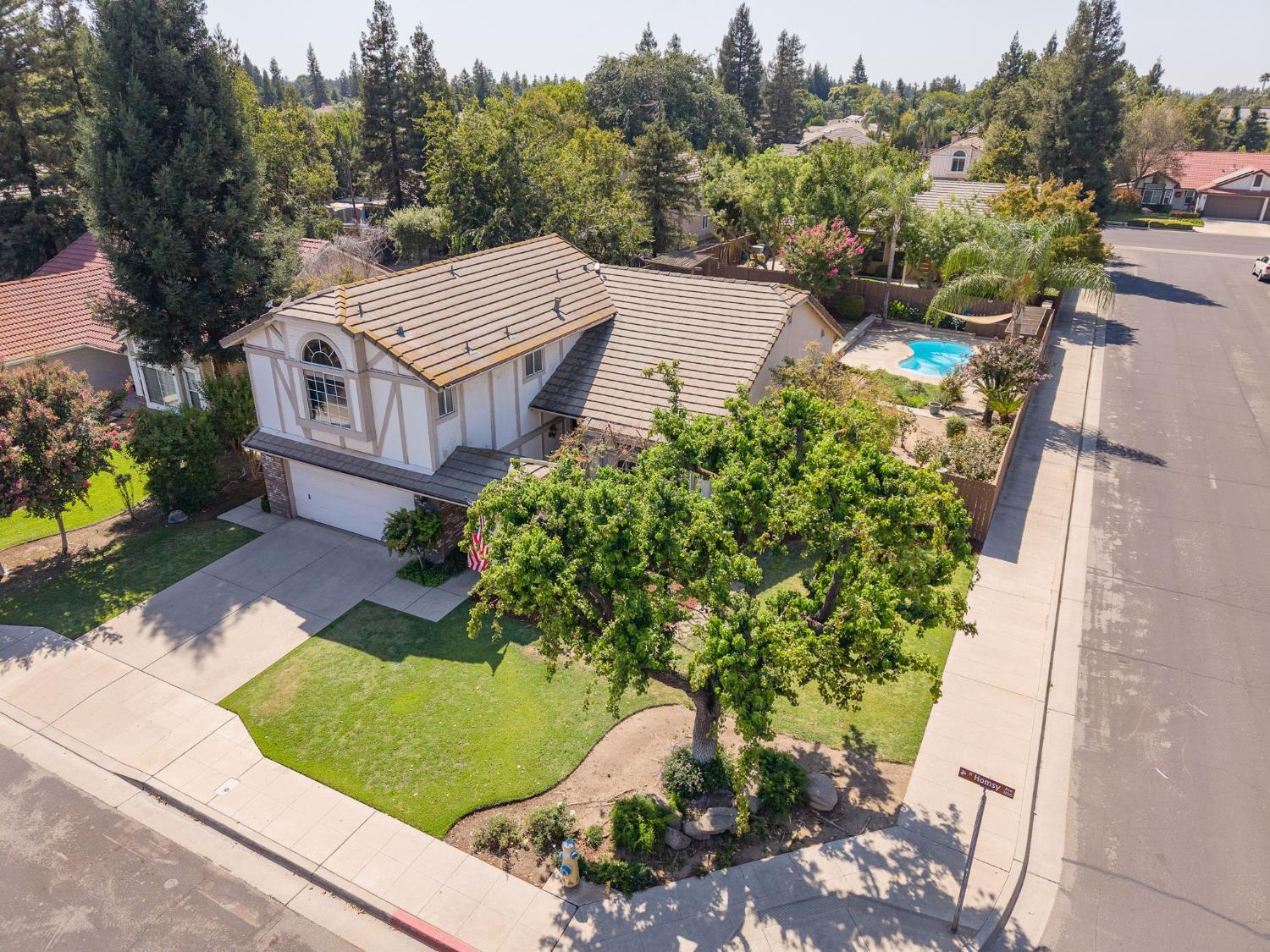 1170 N Homsy Ave, Clovis, CA 93611