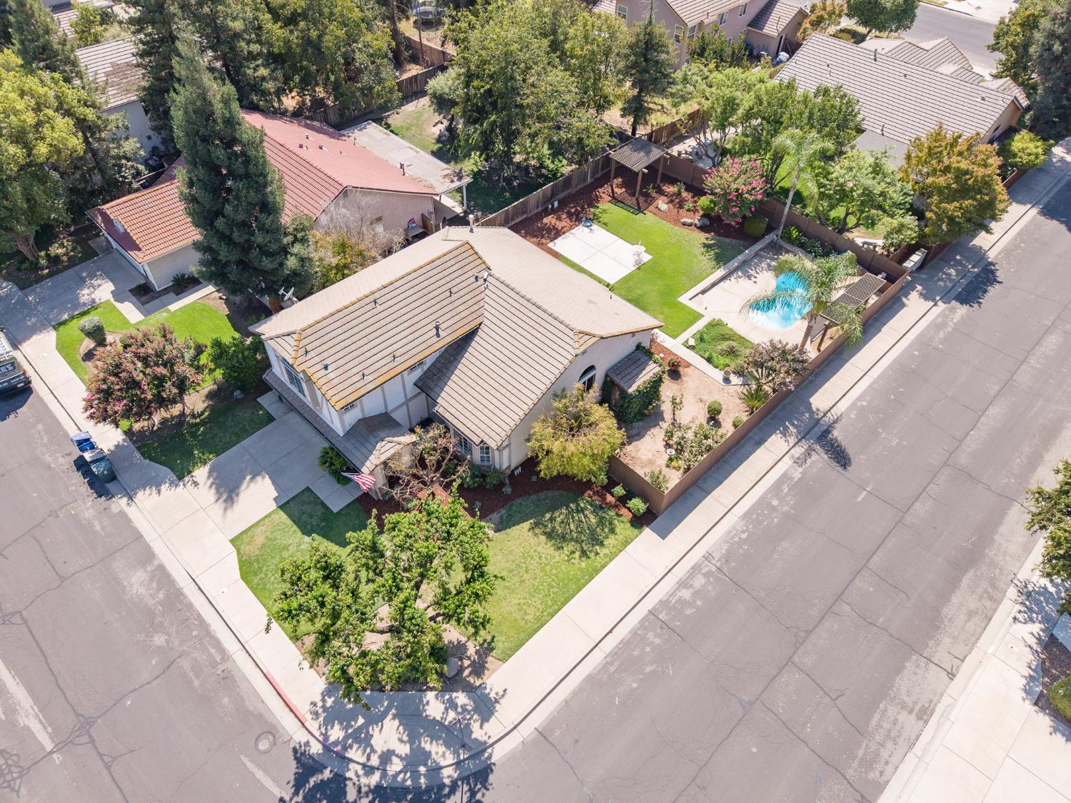 1170 N Homsy Ave, Clovis, CA 93611
