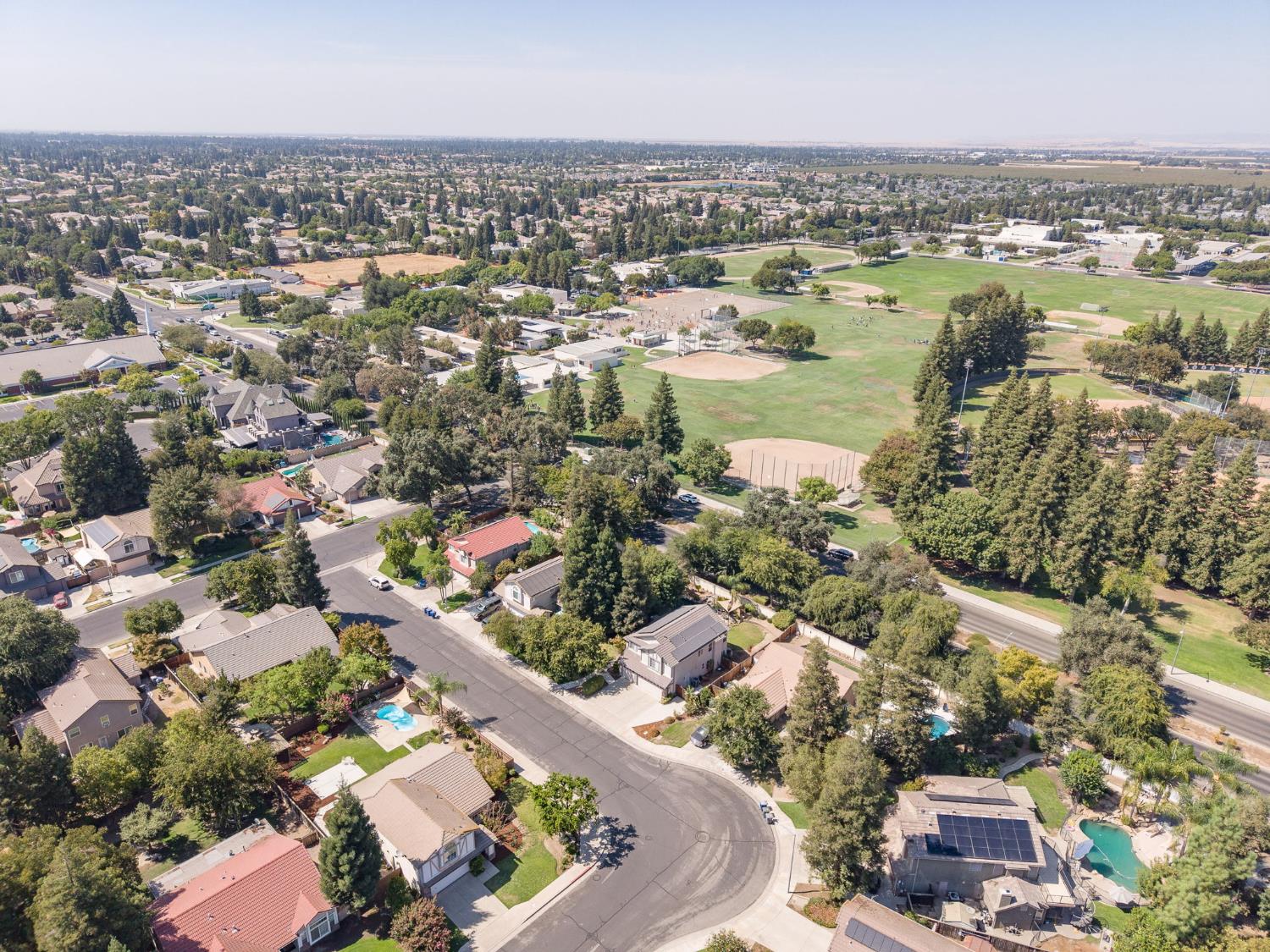 1170 N Homsy Ave, Clovis, CA 93611