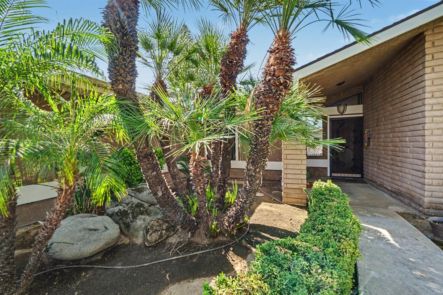 2140 Ellery Ave, Clovis, CA 93611