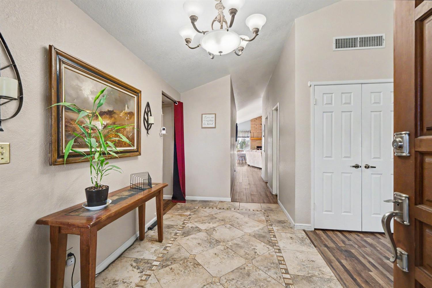 2140 Ellery Ave, Clovis, CA 93611